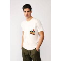 Solid-colour T-shirt with embroidered breast pocket