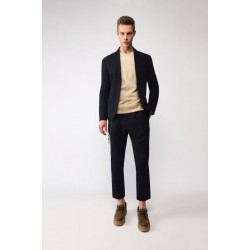 Solid-colour straight-leg trousers with darts and chain detailing